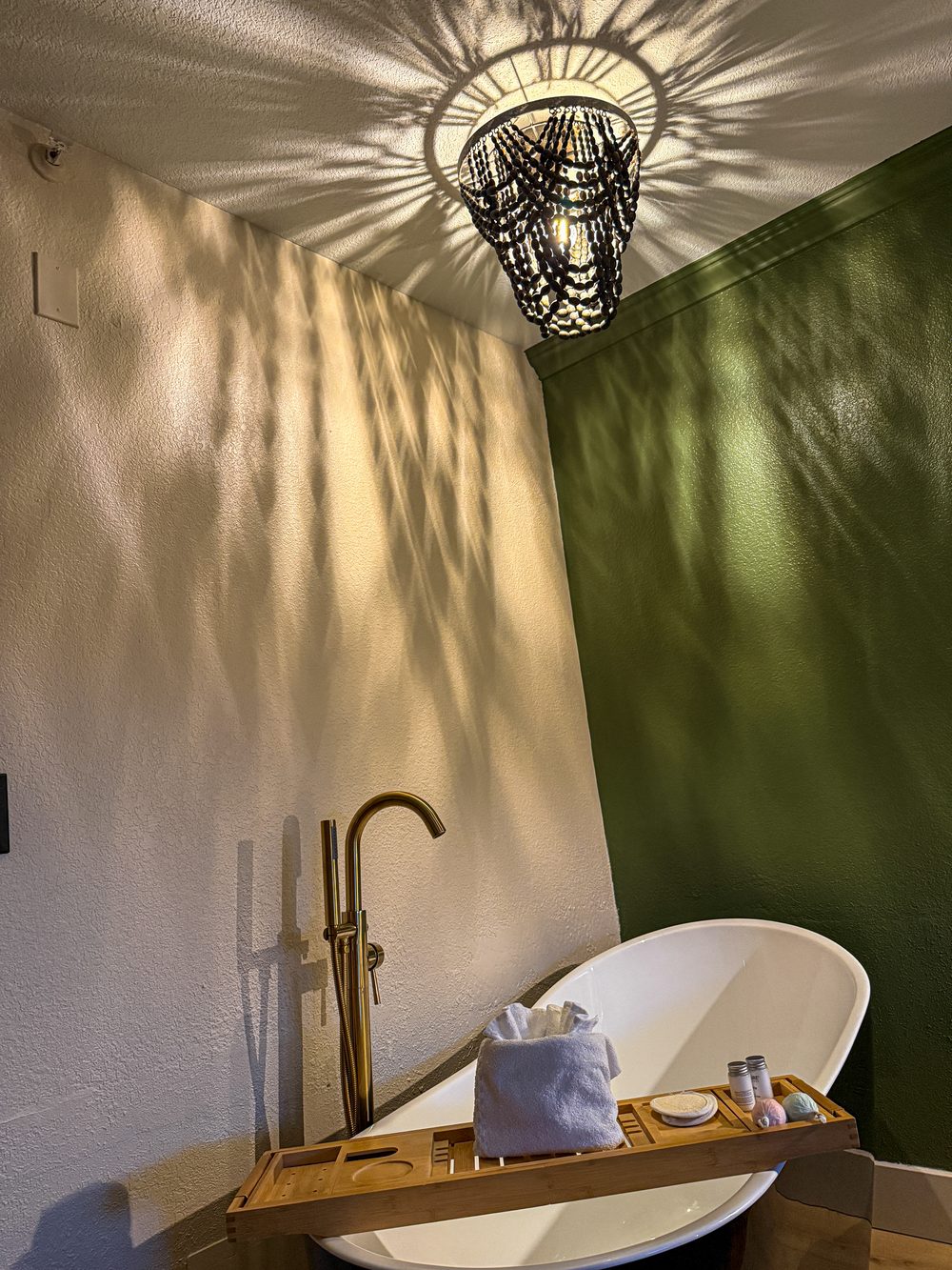 Arroyo Pinion soaking tub